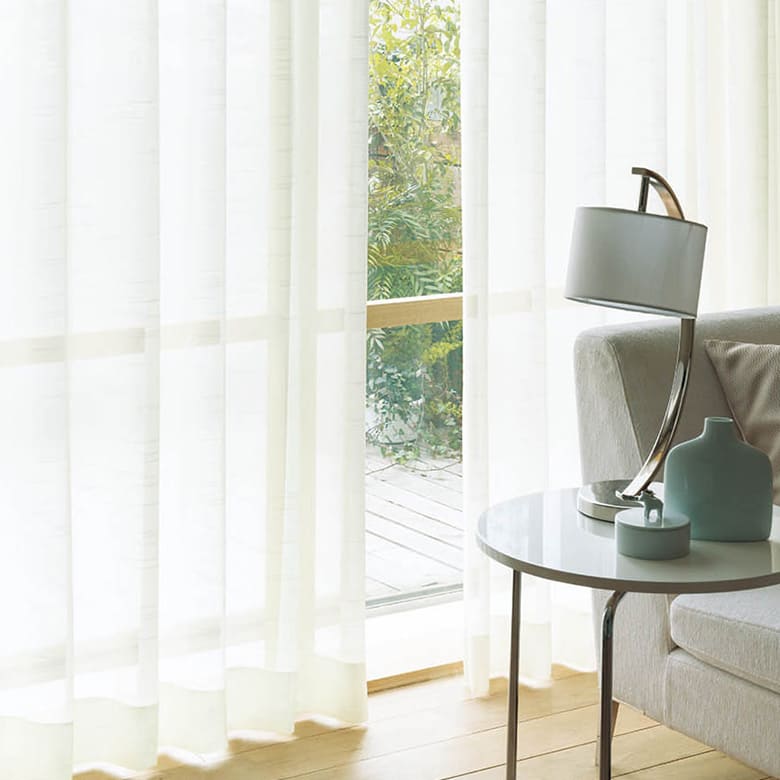 優しいパステルカラーが印象的 レースカーテン