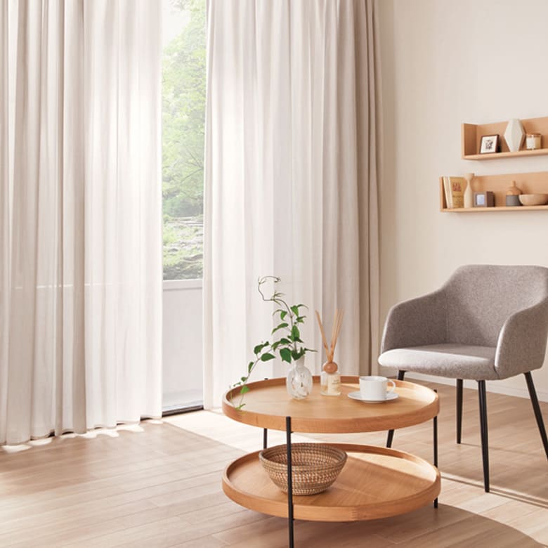 麻のような生地と色合い レースカーテン