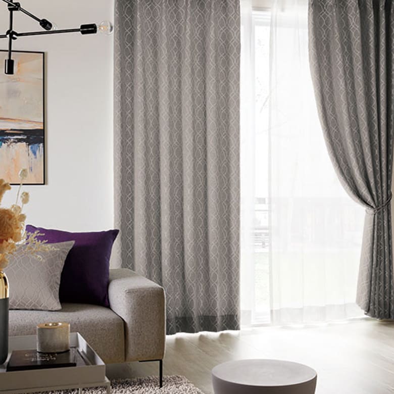 重厚感たっぷりなクラシック柄 ドレープカーテン hino